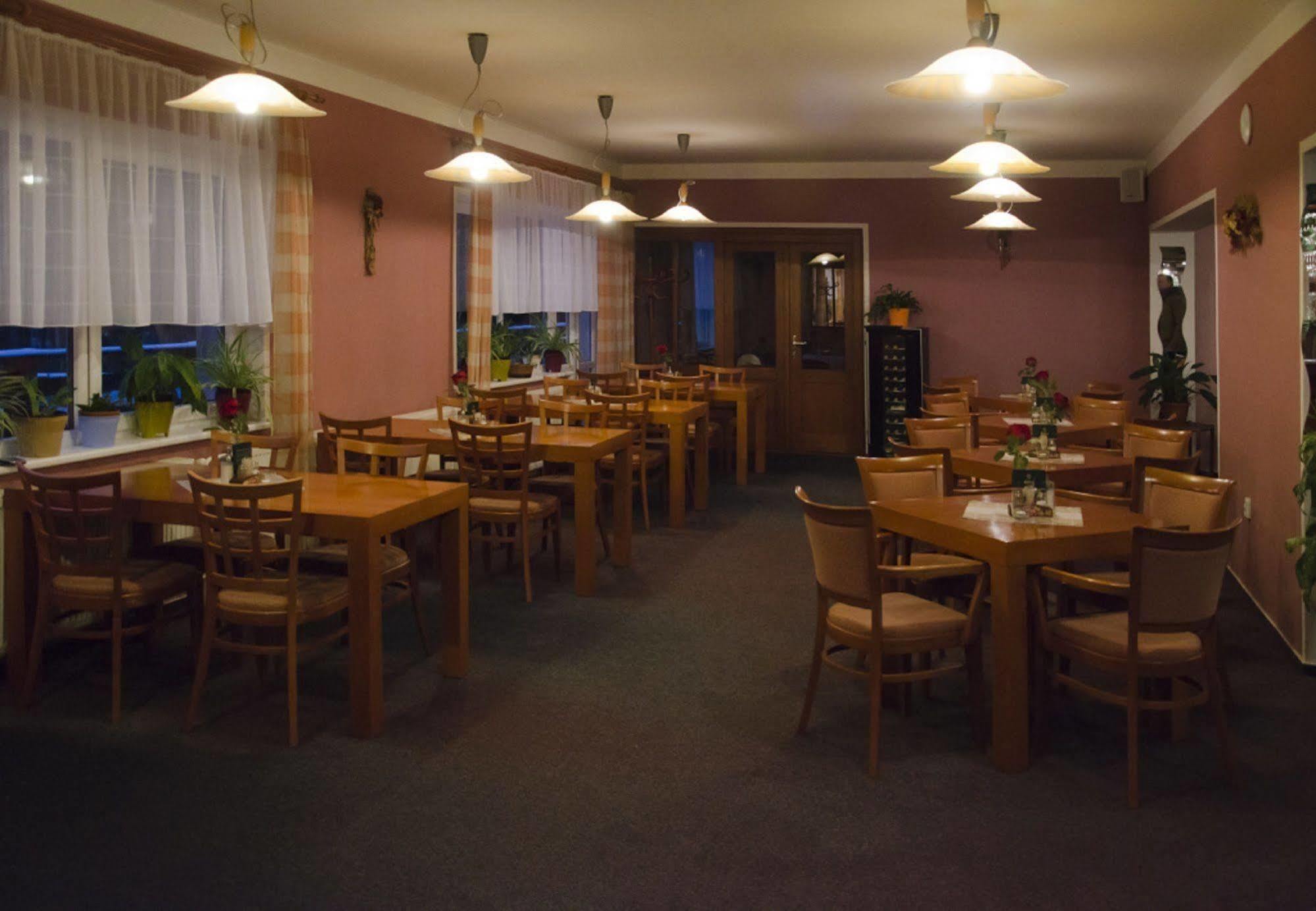 Hotel Zatisi Франтішкови-Лазнє Екстер'єр фото